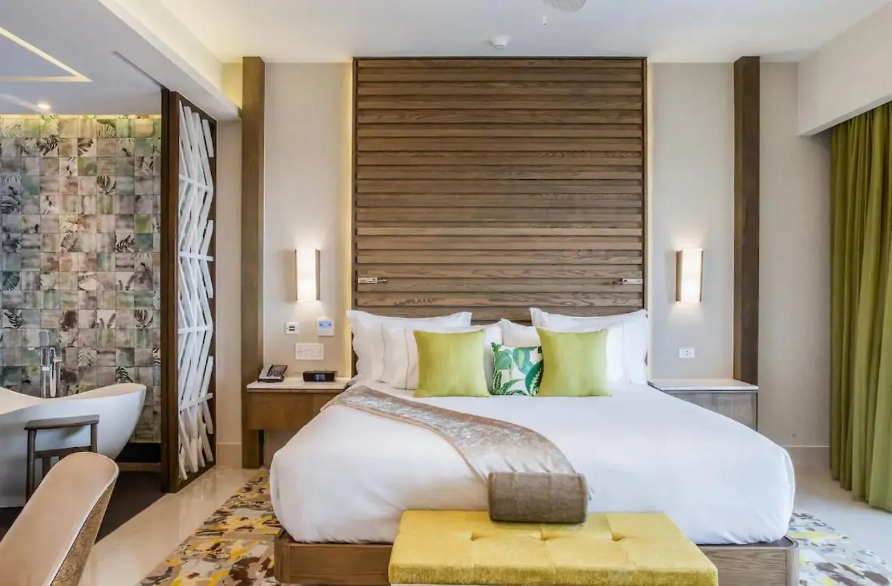 ***** Hotel 5 Diamond Luxury Resort! Cancun Mexico