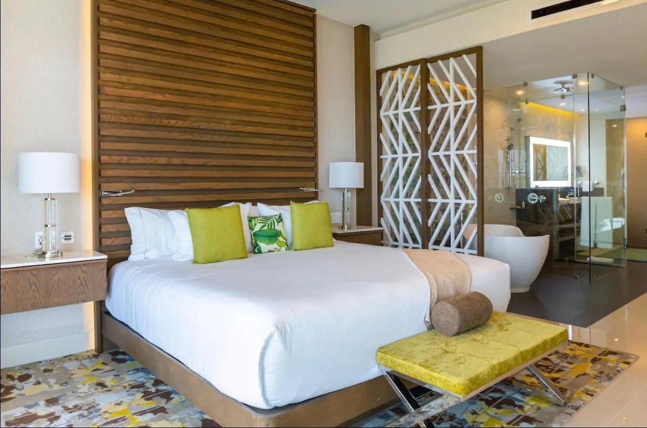 5 Diamond Luxury Resort! Cancun Hotel