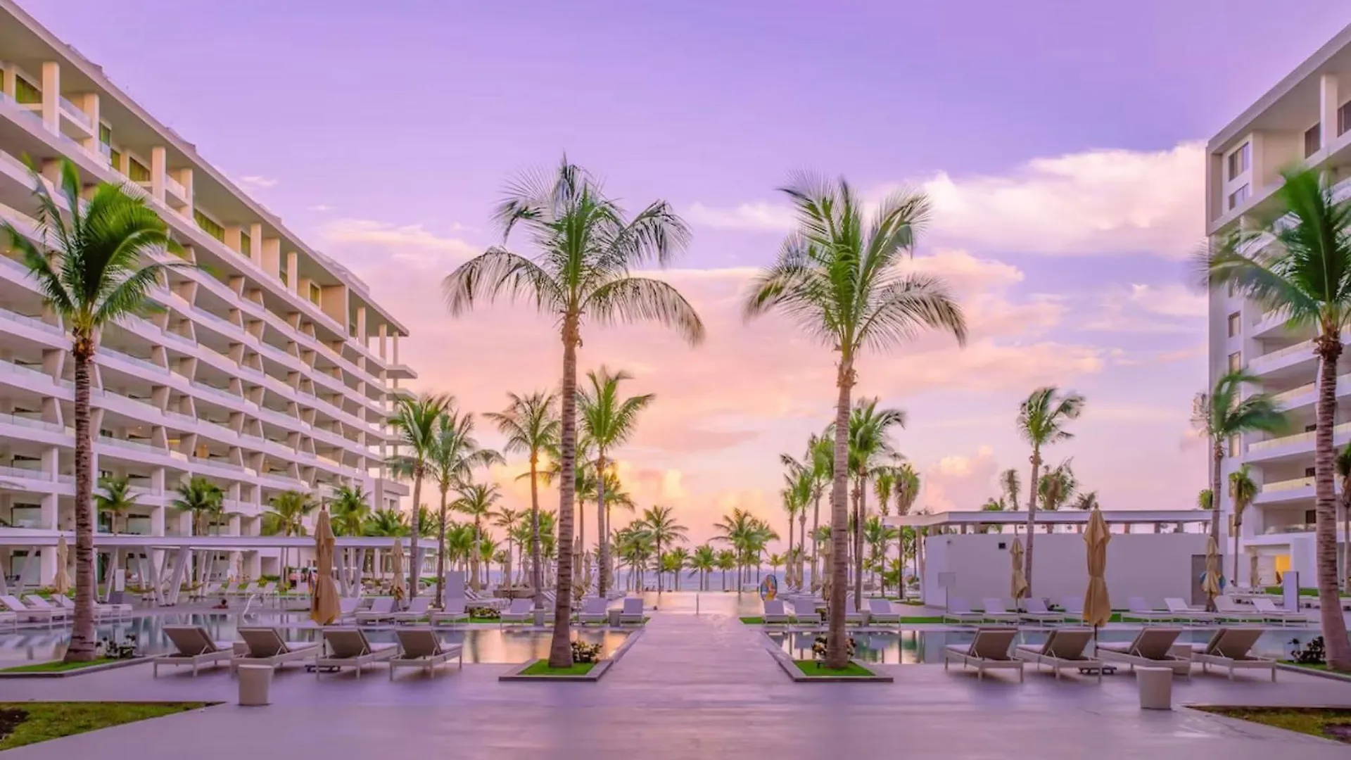 5 Diamond Luxury Resort! Cancun