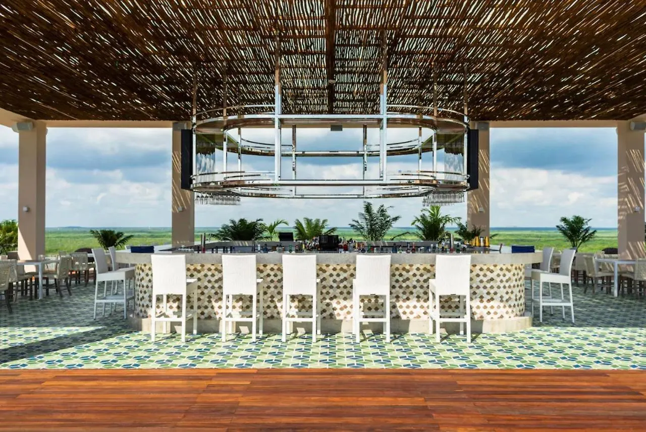 5 Diamond Luxury Resort! Cancun Hotel