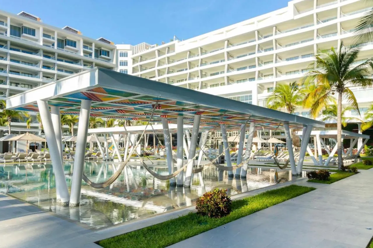 5 Diamond Luxury Resort! Cancun