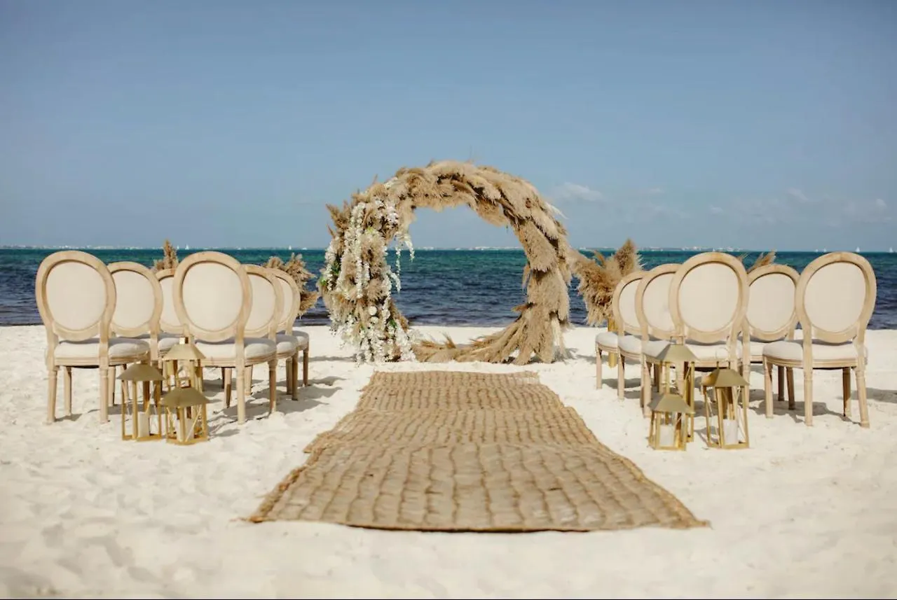 Hotel 5 Diamond Luxury Resort! Cancún