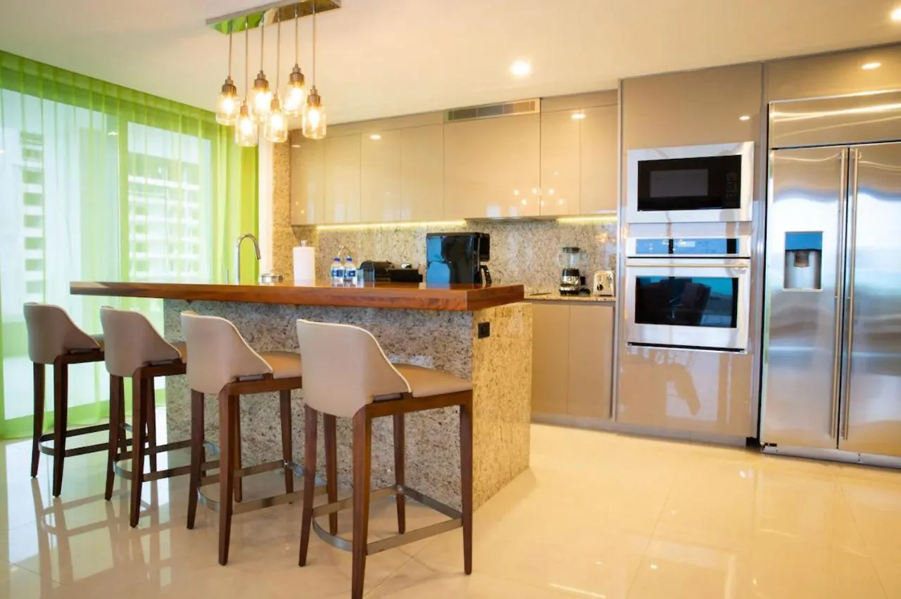 Hotel 5 Diamond Luxury Resort! Cancun