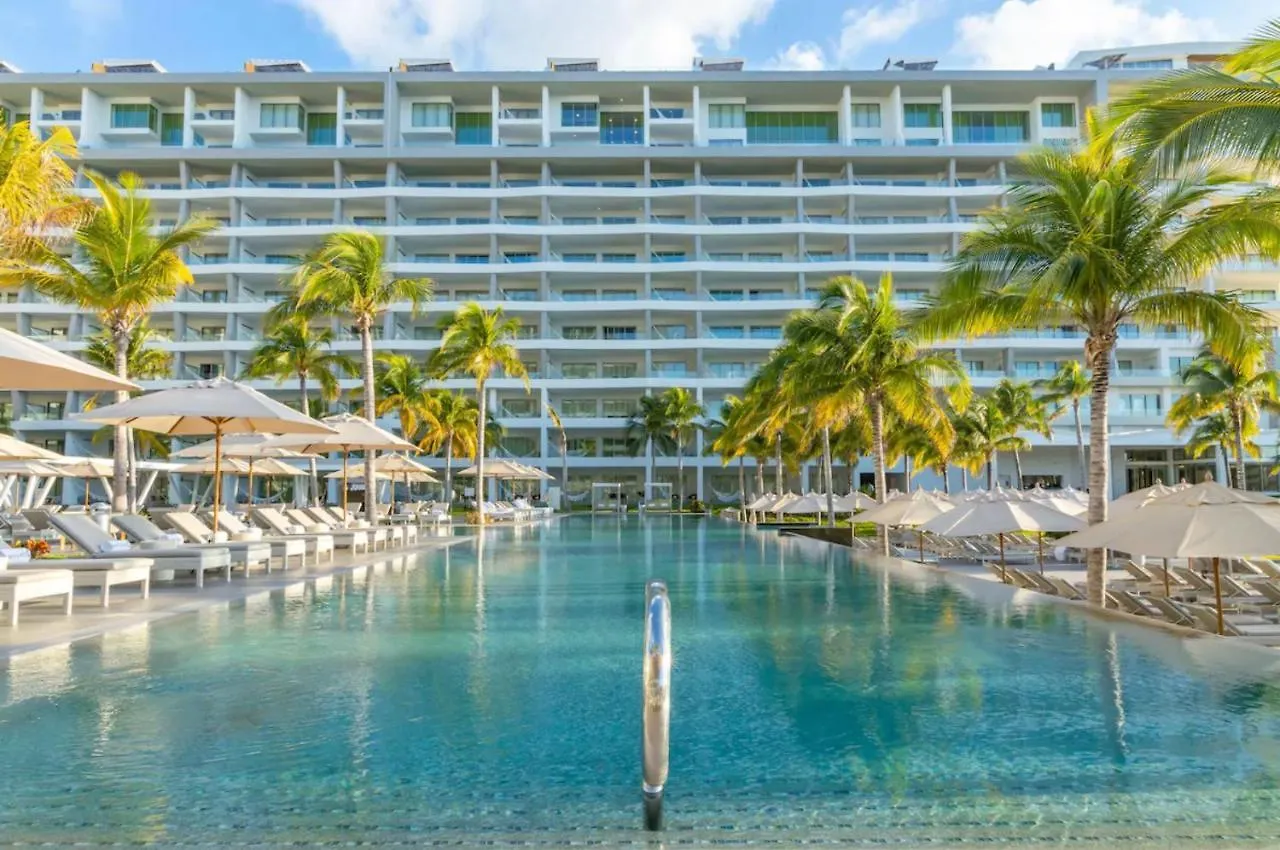 5 Diamond Luxury Resort! Cancun
