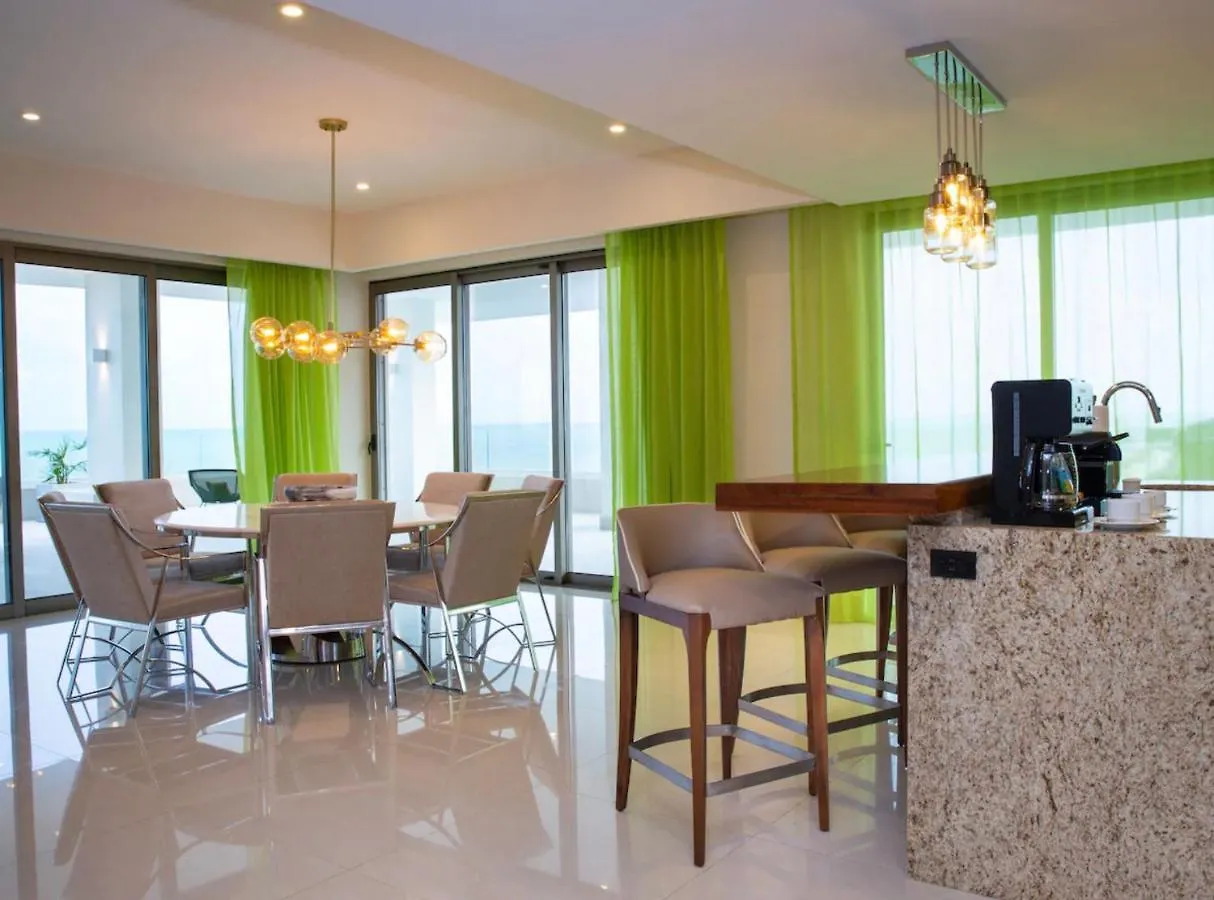 5 Diamond Luxury Resort! Cancun