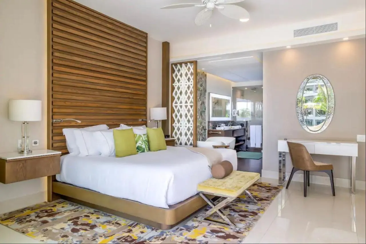 5 Diamond Luxury Resort! Cancun Mexico
