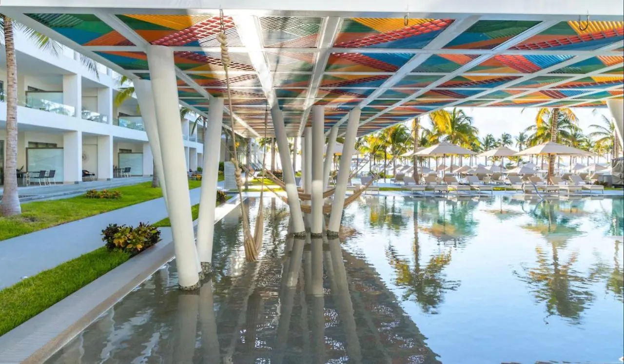 Hotel 5 Diamond Luxury Resort! Cancun