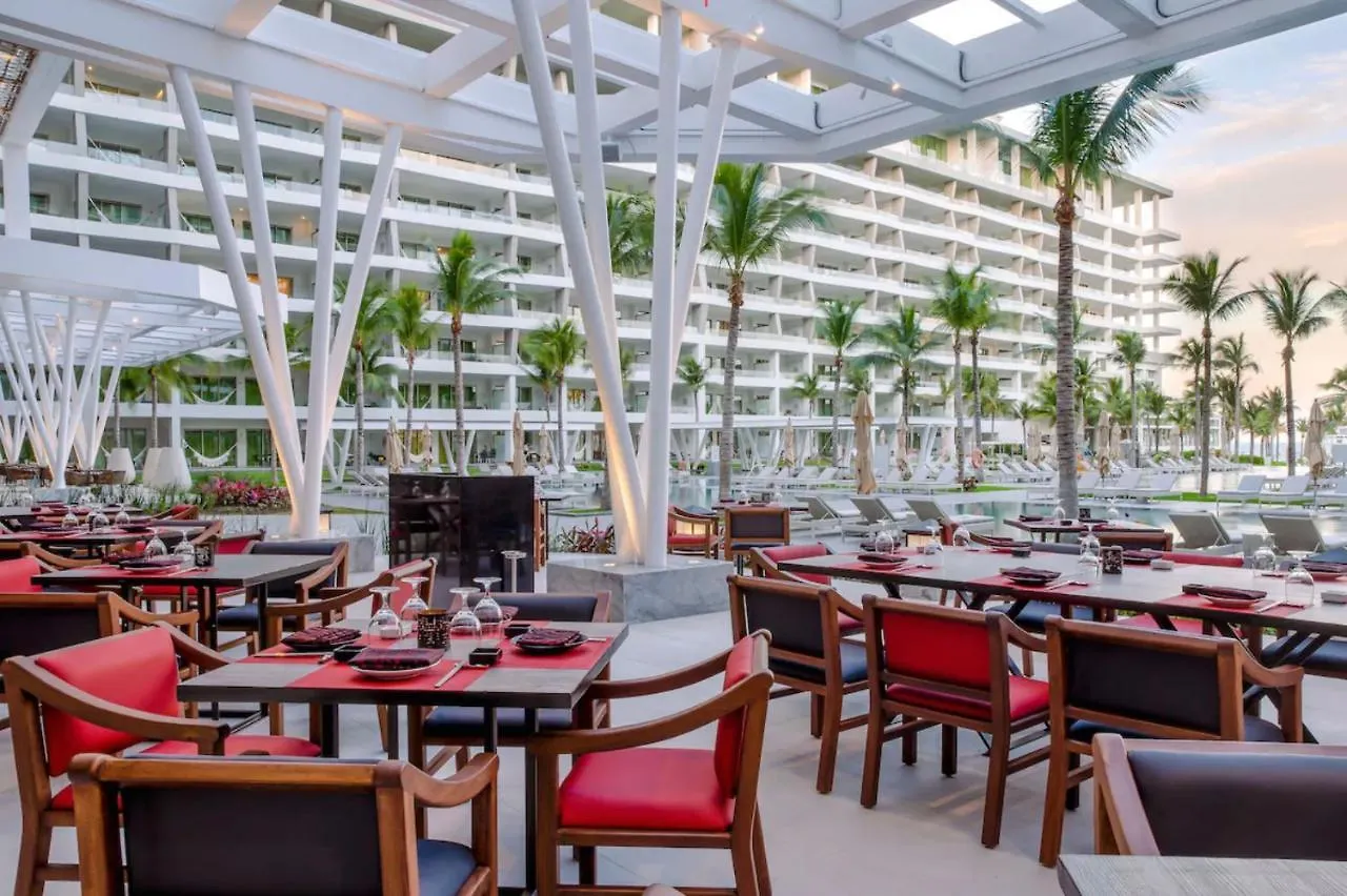 5 Diamond Luxury Resort! Cancún