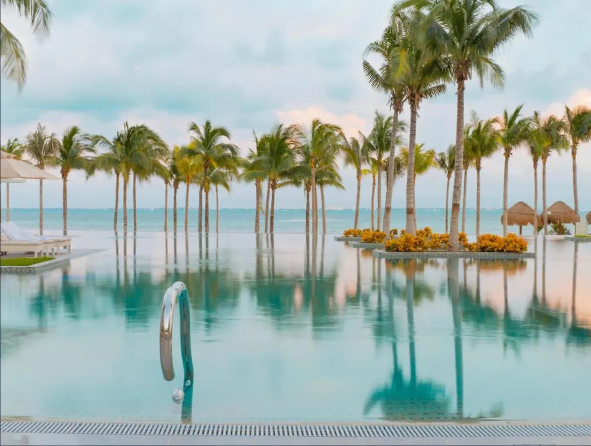 5 Diamond Luxury Resort! Cancun Hotel